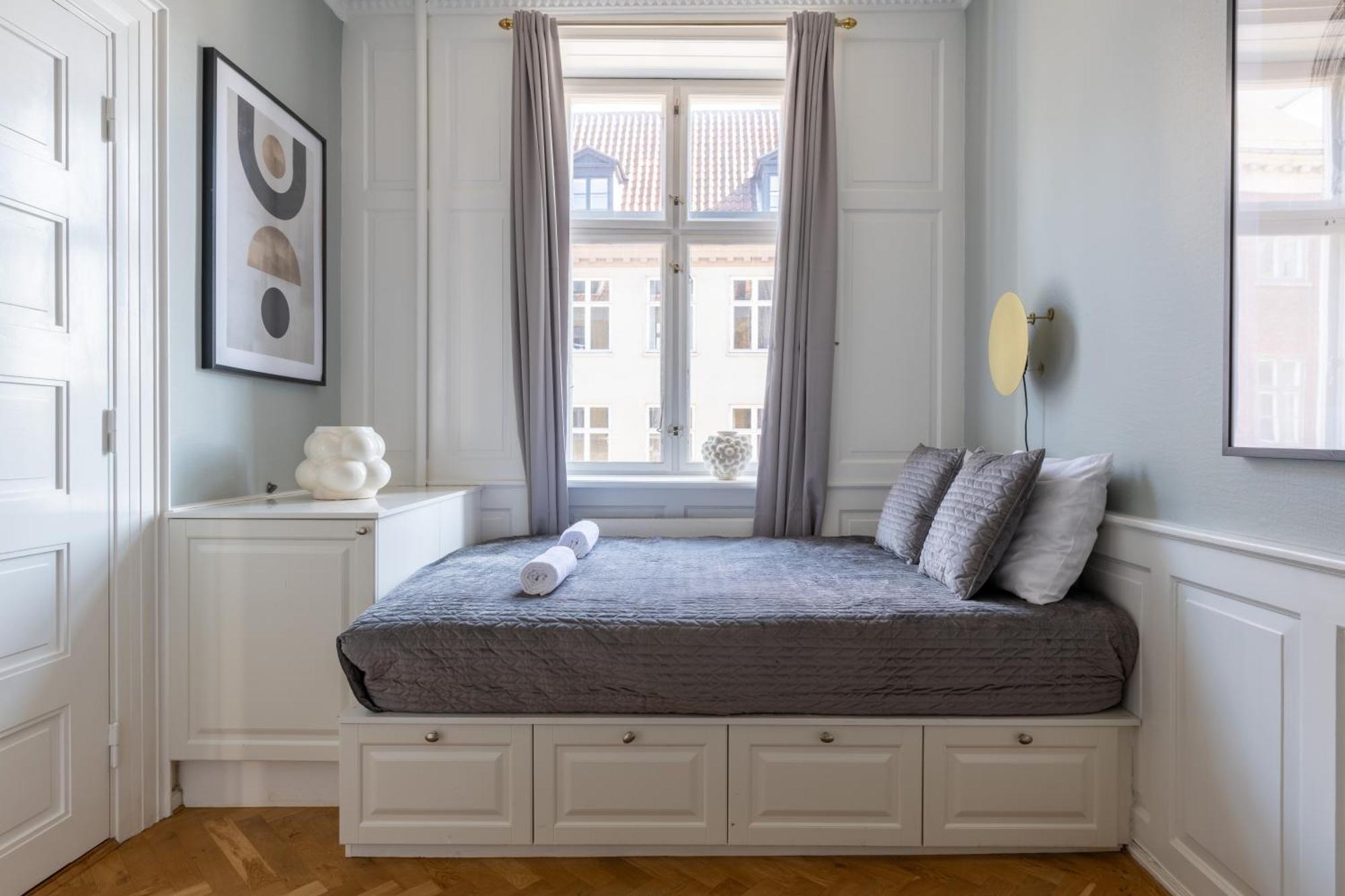Large Apartment With Canal View In Central Cph City Копенгаген Экстерьер фото