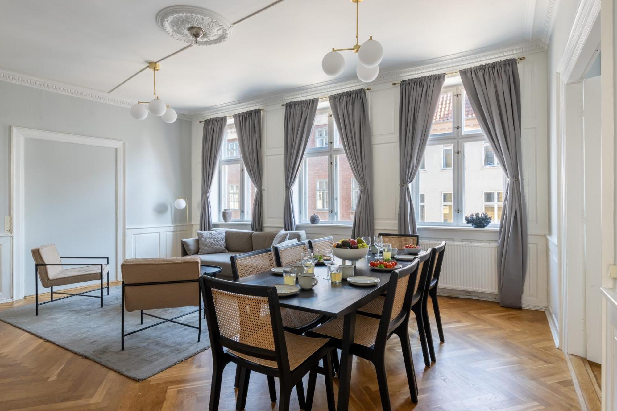 Large Apartment With Canal View In Central Cph City Копенгаген Экстерьер фото